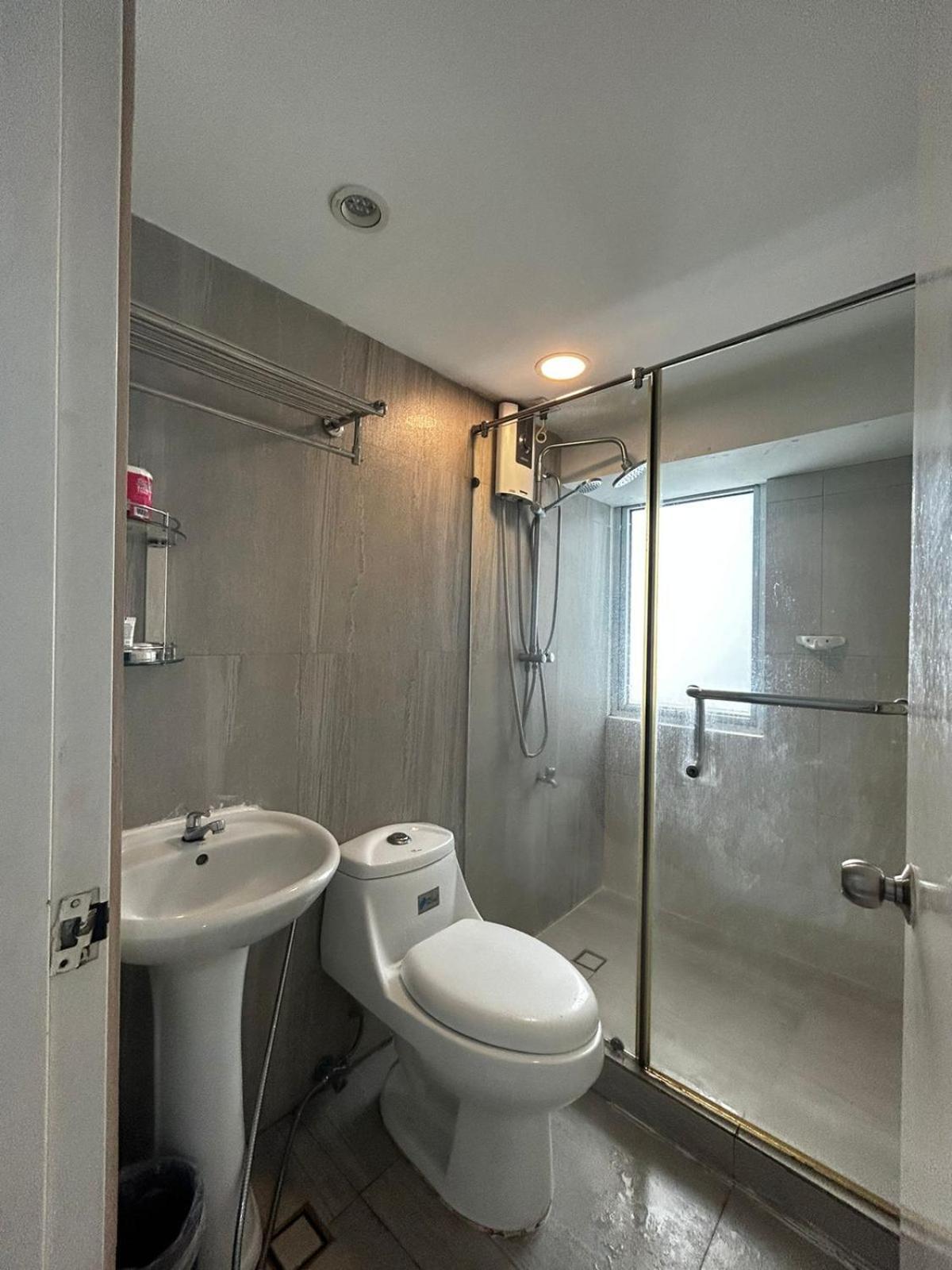 Oasis Regency @ Fort Victoria Bgc Тагиг Экстерьер фото