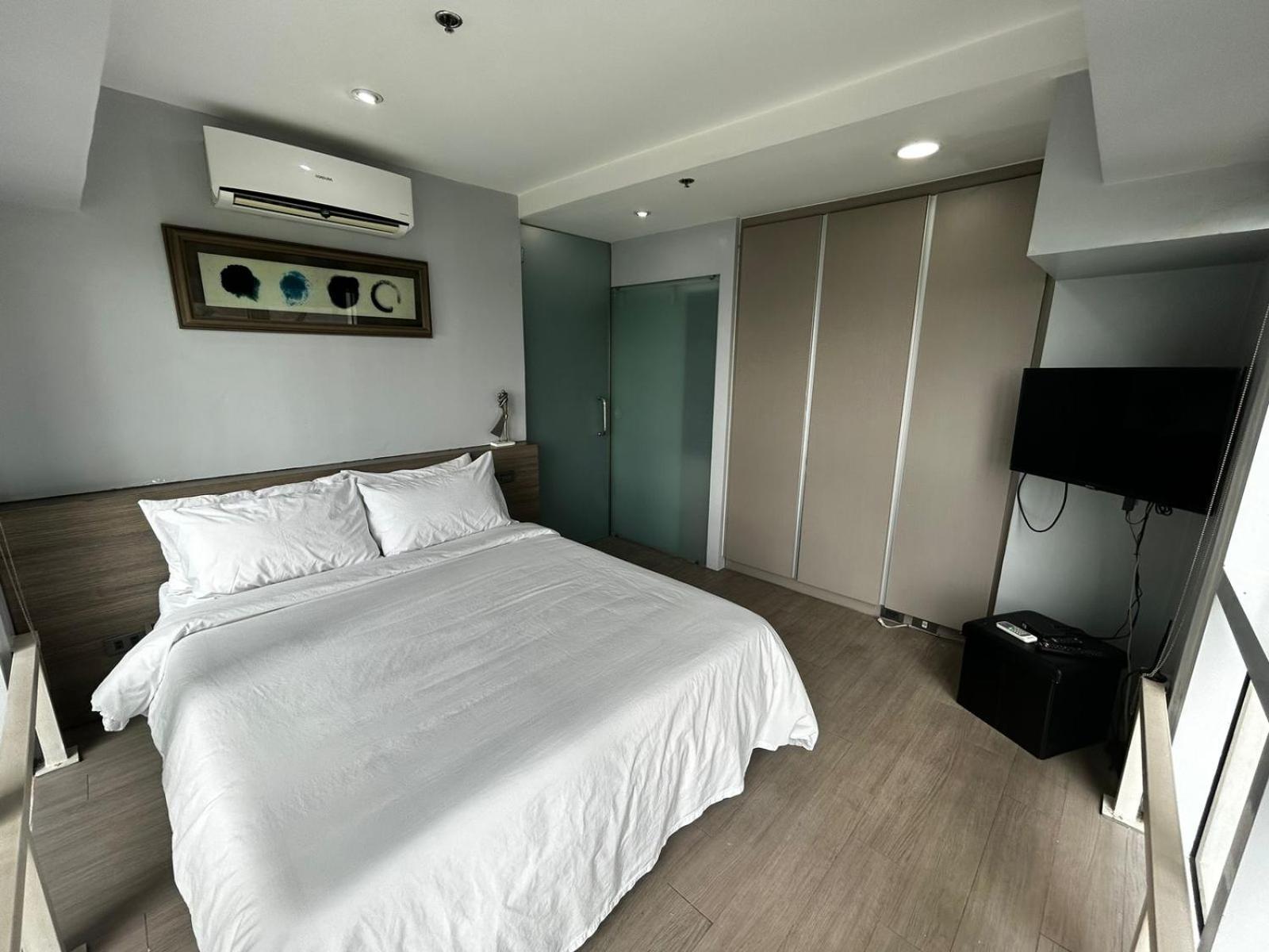 Oasis Regency @ Fort Victoria Bgc Тагиг Экстерьер фото