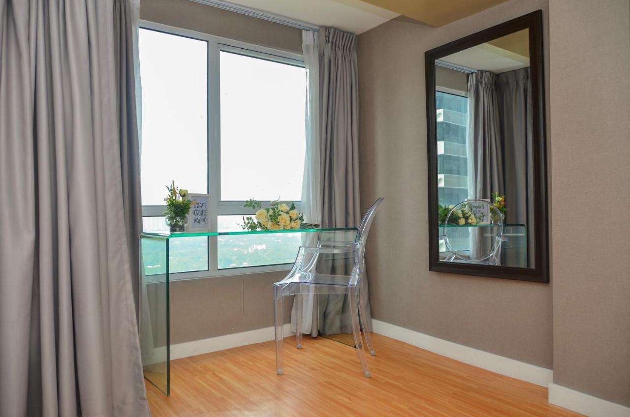 Oasis Regency @ Fort Victoria Bgc Тагиг Экстерьер фото