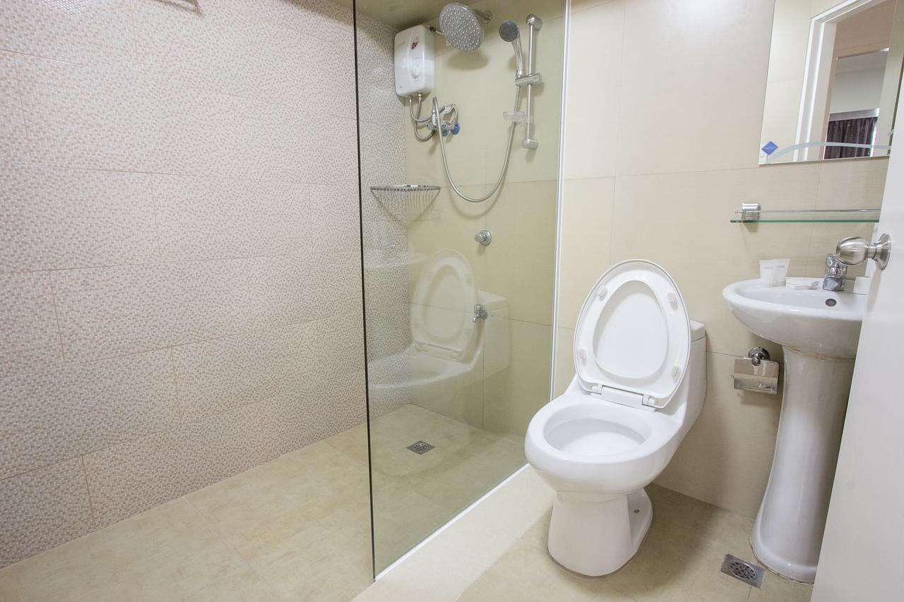 Oasis Regency @ Fort Victoria Bgc Тагиг Экстерьер фото