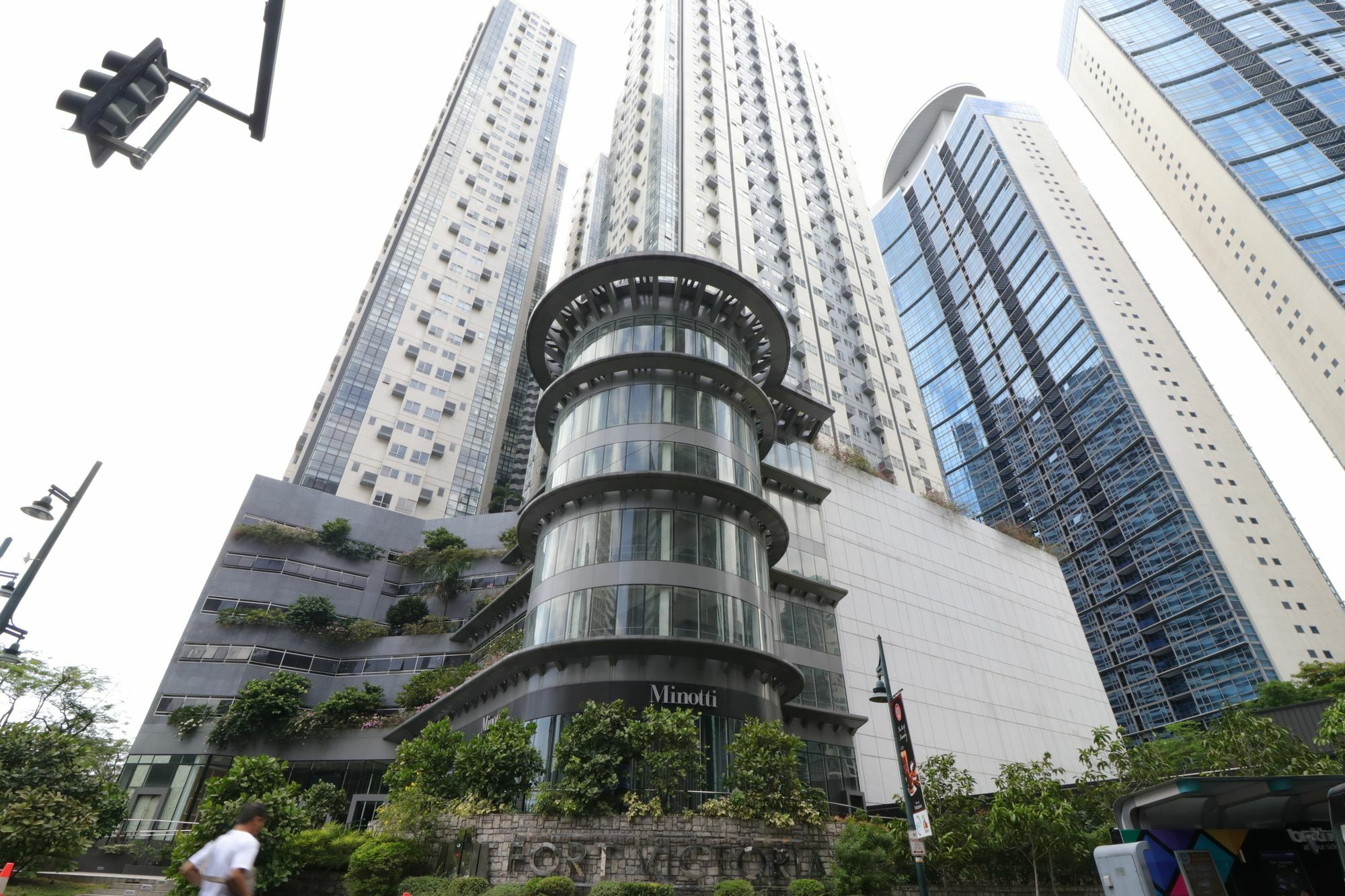 Oasis Regency @ Fort Victoria Bgc Тагиг Экстерьер фото