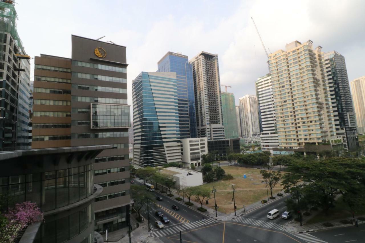 Oasis Regency @ Fort Victoria Bgc Тагиг Экстерьер фото